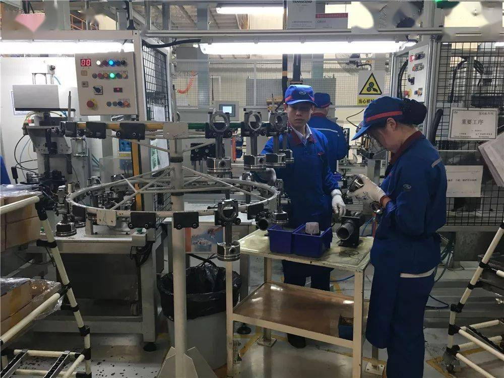 奧迪豪華轎車機(jī)械化生產(chǎn)制造車間工廠實(shí)拍